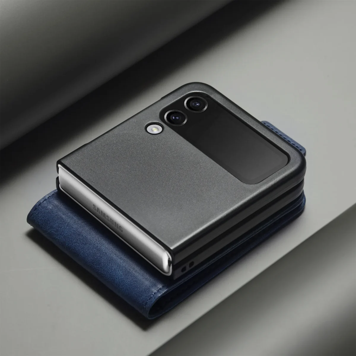 Folding Leather Cover For Samsung Galaxy Z Flip 3 4 Flip4 Flip3 5g Magnetic Protective Cards Solt Wallet Bag Business Phone Case Gallery 1