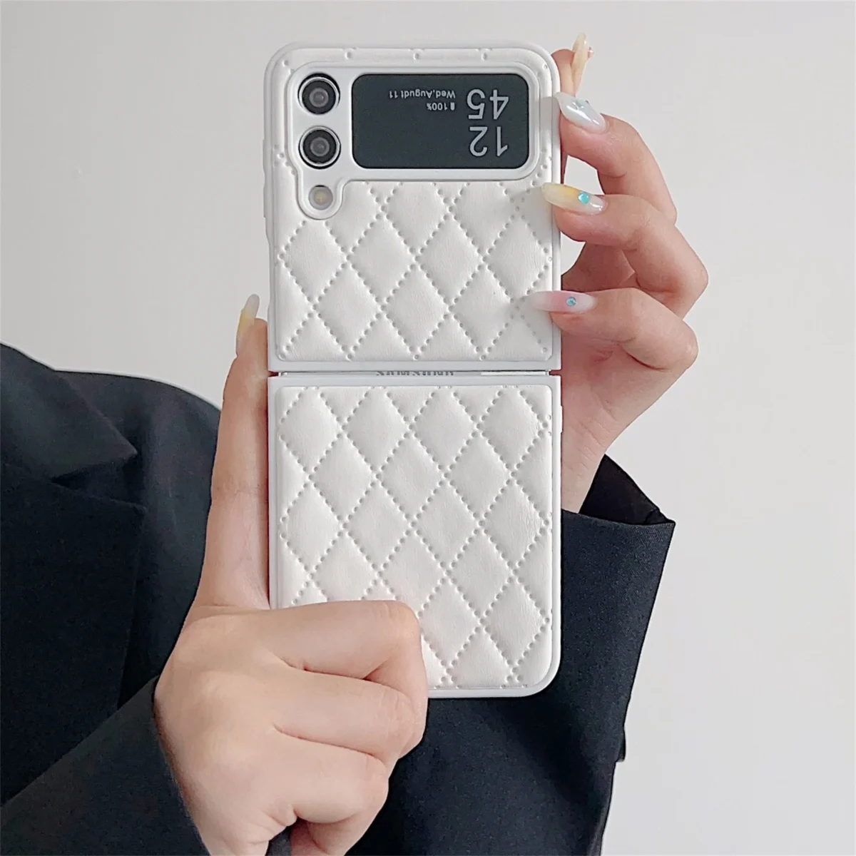 Korean Luxury Rhombus Diamond Phone Case For Samsung Galaxy Z Flip4 Flip3 Gallery 2