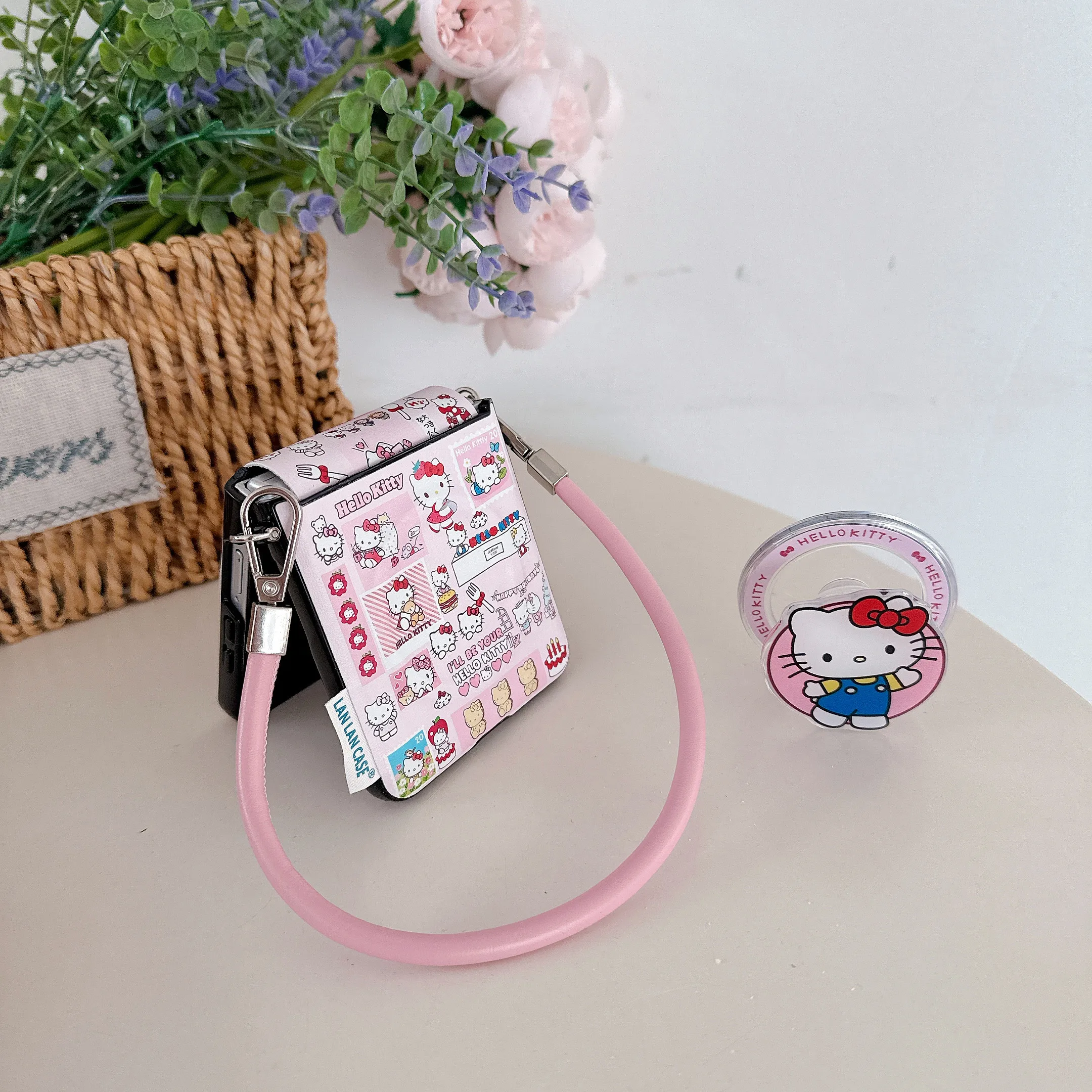 Kawaii HelloKitty Magnetic Phone Case For Samsung Galaxy Z Flip 7 6 5 Cases with Flip5 Flip6 Flip7 For Magsafe Stand Chain