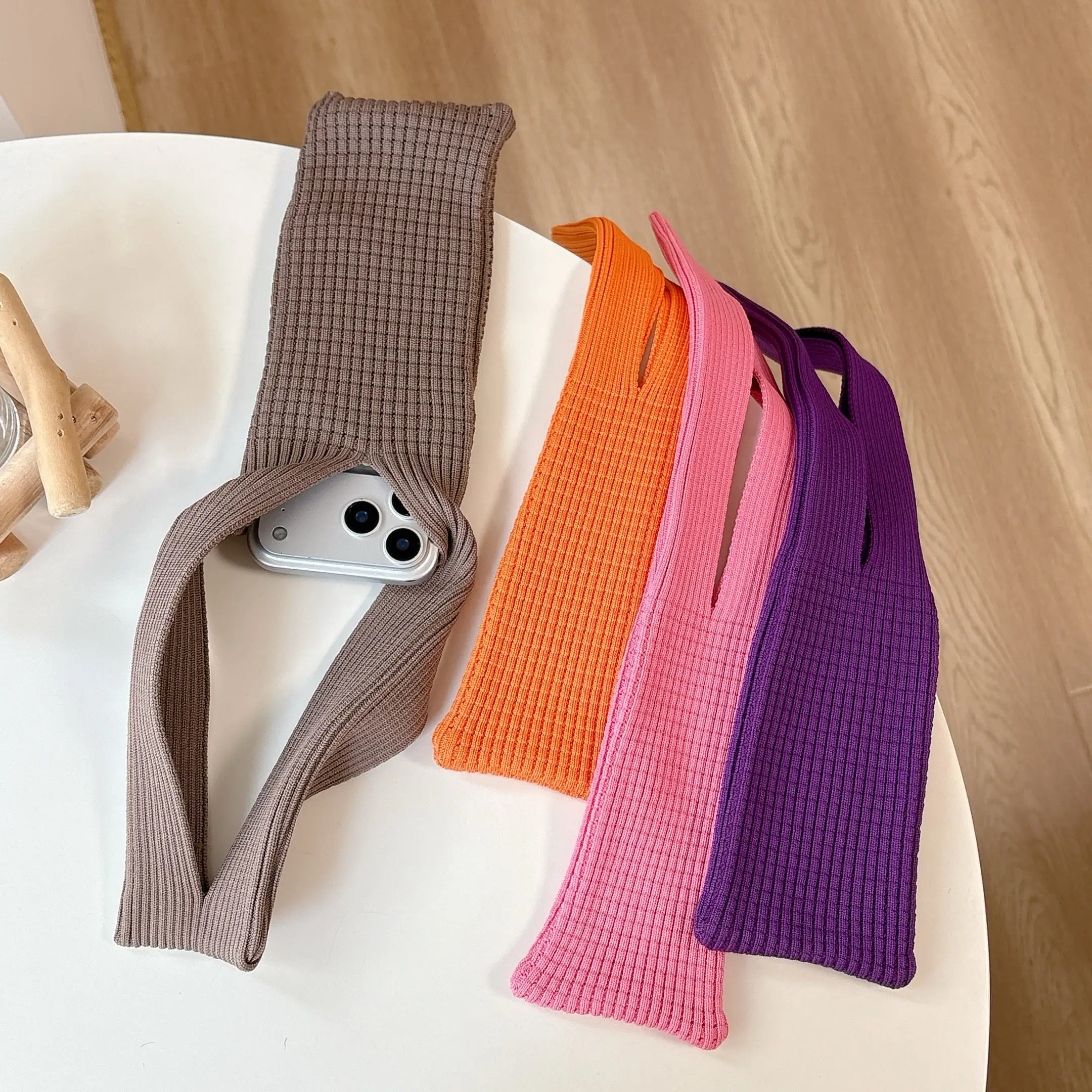 Knitted Phone Pocket Pounch Universal Crossbody Strap Wrist Phone Bag Case for iPhone 17 Pro Max Anti-lost Handbag for Samsung